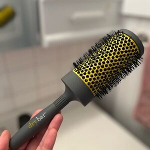 Drybar Double Pint Large Round Ceramic Brush, Like New
